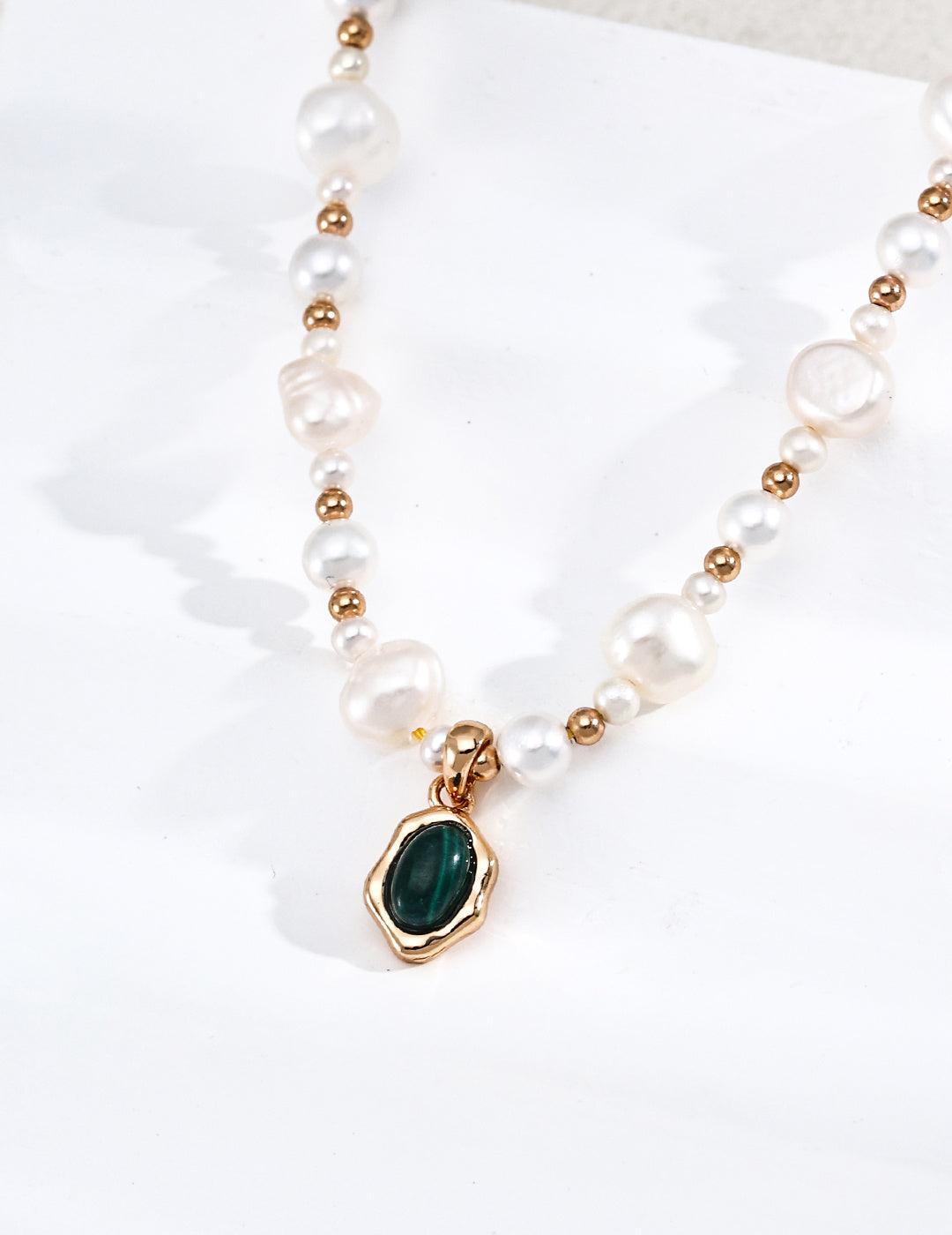 S925 Sterling Silver Natural Freshwater Pearl & Malachite Necklace | Vintage Gold Flowing Series Adjustable Choker