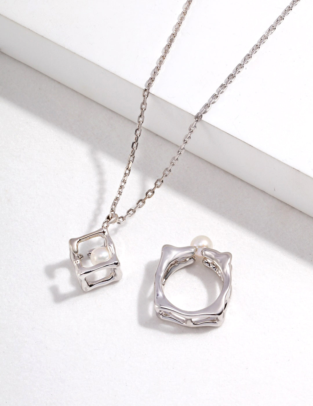 S925 Sterling Silver Geometric Cube Natural Pearl Pendant Necklace
